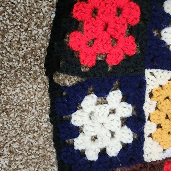 Vtg Crochet 3 x 3 ft Afghan Blanket Lap Throw Granny Squares BRIGHT multicolor - Picture 5 of 8